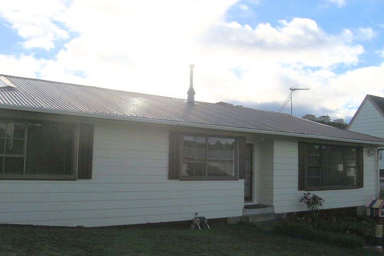 Photo of property in 17 Colorado Grove, Brooklyn, Wellington, 6021