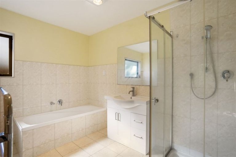 Photo of property in 316 Triangle Road, Massey, Auckland, 0614