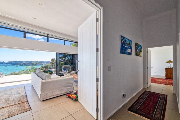 Photo of property in 180 Te Wahapu Road, Russell, 0272