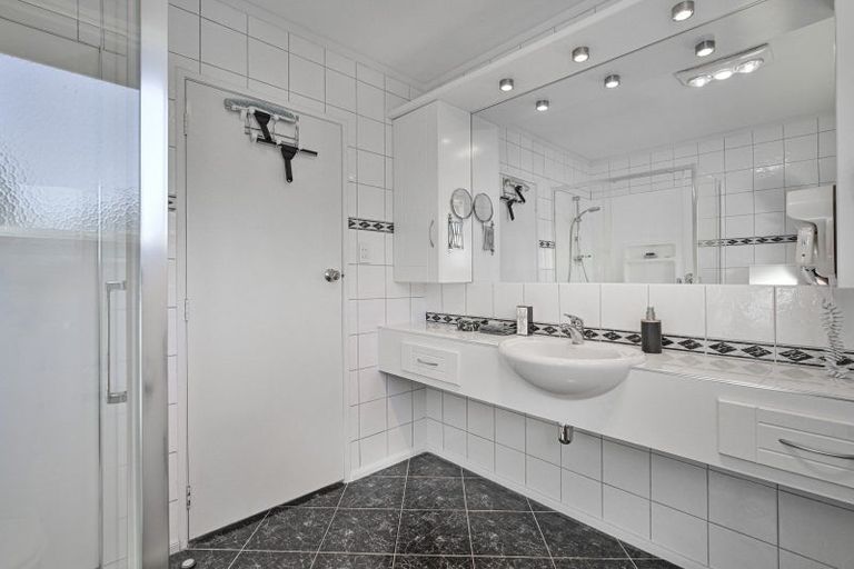 Photo of property in 42 Iona Road, Havelock North, 4130