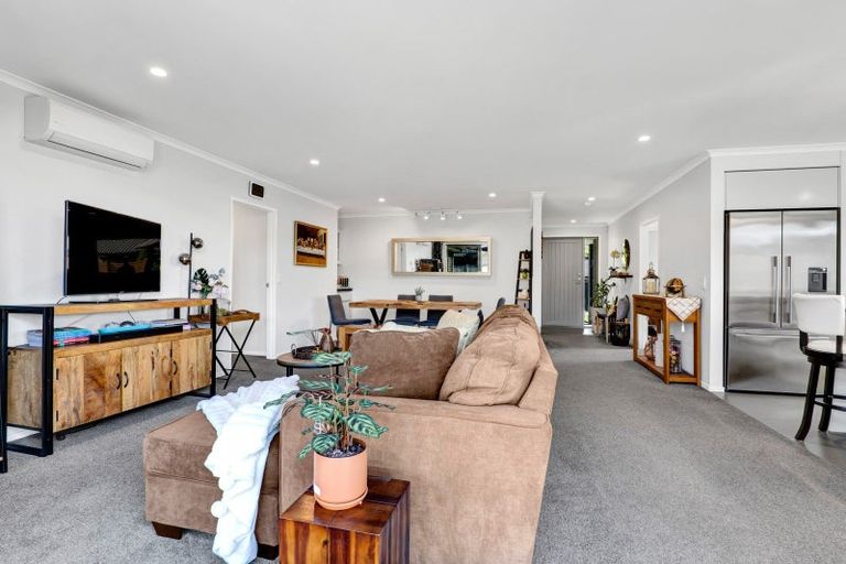 Photo of property in 25 Fernbrook Drive, Hurworth, New Plymouth, 4310