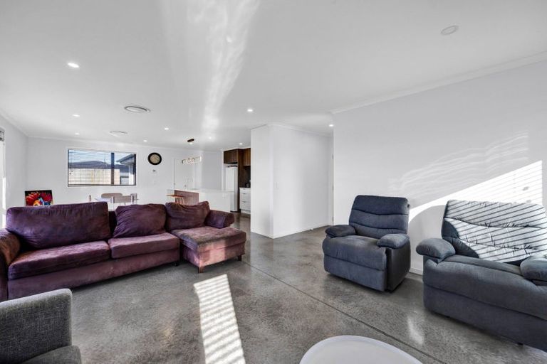 Photo of property in 32 County Drive, Hawera, 4610