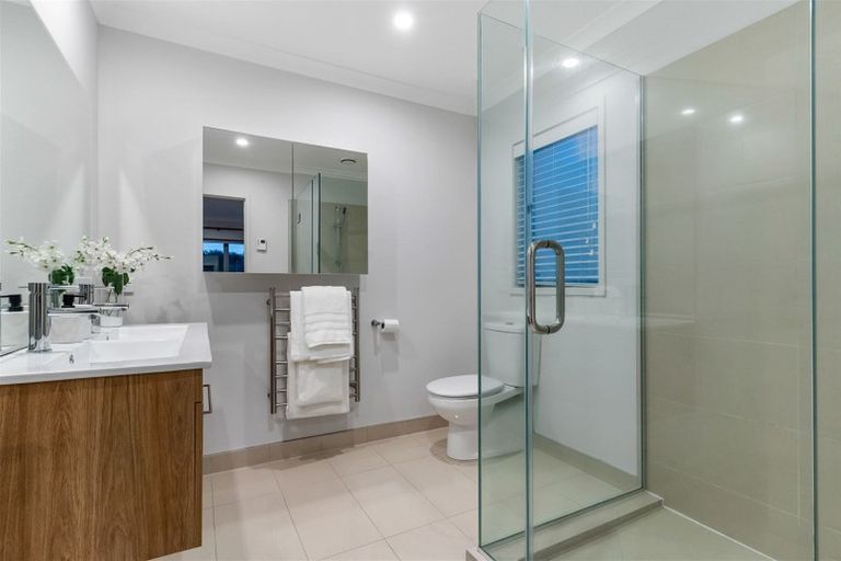 Photo of property in 21a Channel View Road, Campbells Bay, Auckland, 0630