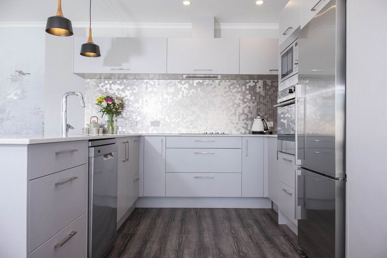 Photo of property in 2 Oscar Place, Whitianga, 3510