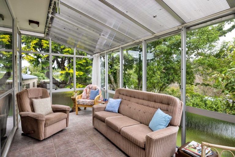 Photo of property in 2a Kendal Place, Merrilands, New Plymouth, 4312