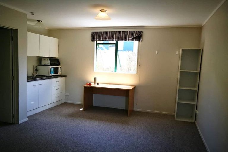 Photo of property in 10 Woodstock Road, Forrest Hill, Auckland, 0620