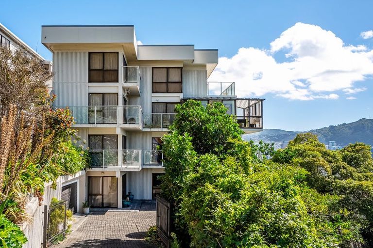 Photo of property in 1/9 Wilkinson Street, Oriental Bay, Wellington, 6011