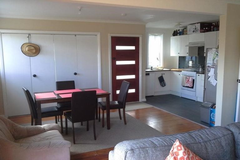 Photo of property in 52 Wallace Place, Westown, New Plymouth, 4310