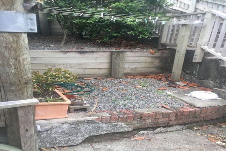 Photo of property in 1/17 Clifton Terrace, Kelburn, Wellington, 6012