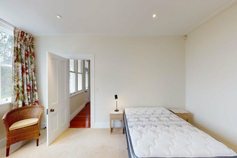 Photo of property in 18 Central Terrace, Kelburn, Wellington, 6012