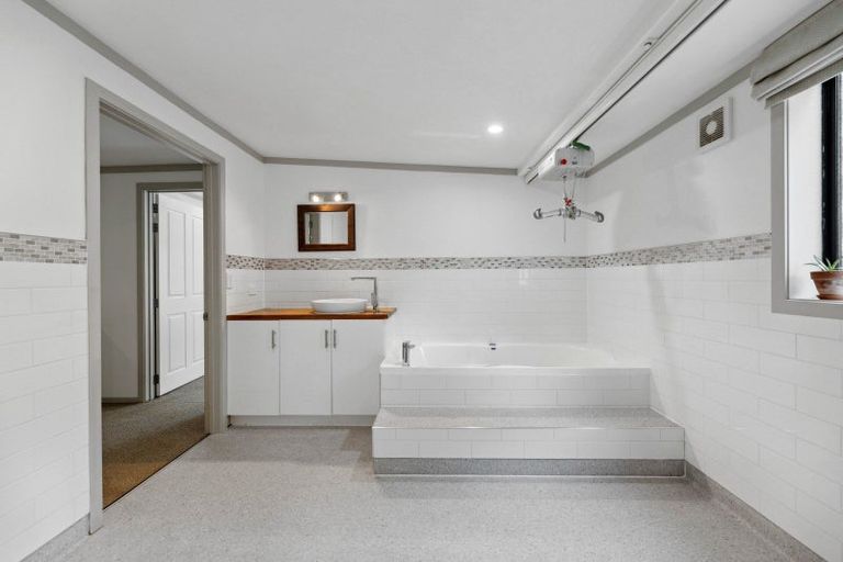 Photo of property in 976 Mapara Road, Kinloch, Taupo, 3385