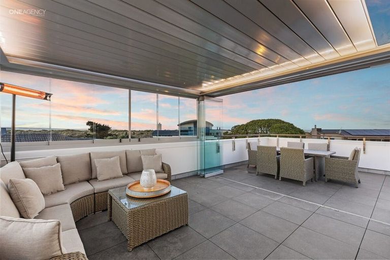 Photo of property in 74 Aston Drive, Waimairi Beach, Christchurch, 8083