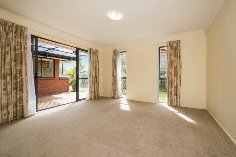 Photo of property in 29 Nimstedt Avenue, Oteha, Auckland, 0632