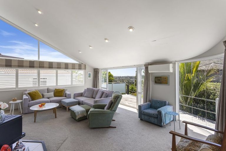 Photo of property in 1/80 Knights Road, Rothesay Bay, Auckland, 0630