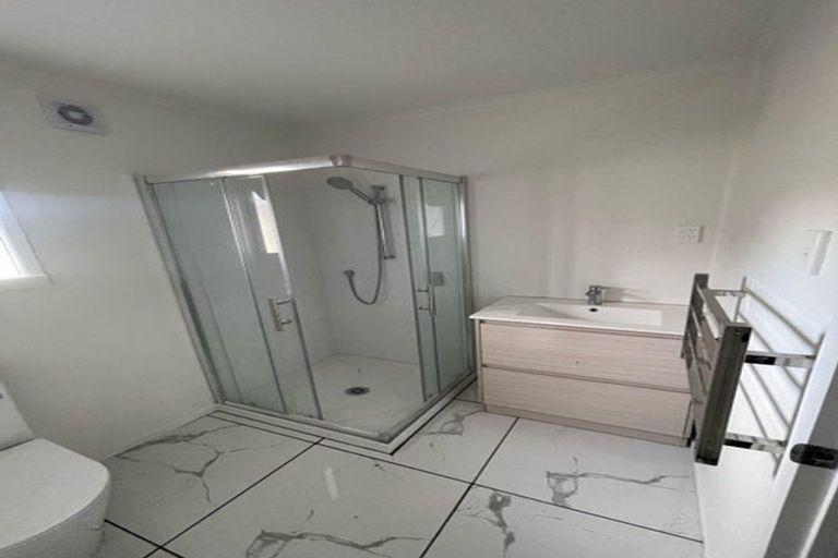 Photo of property in 4153 Great North Road, Glen Eden, Auckland, 0602