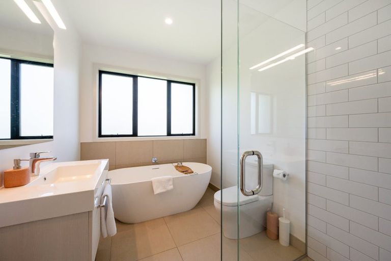 Photo of property in 11 Clutha Place, Wanaka, 9305