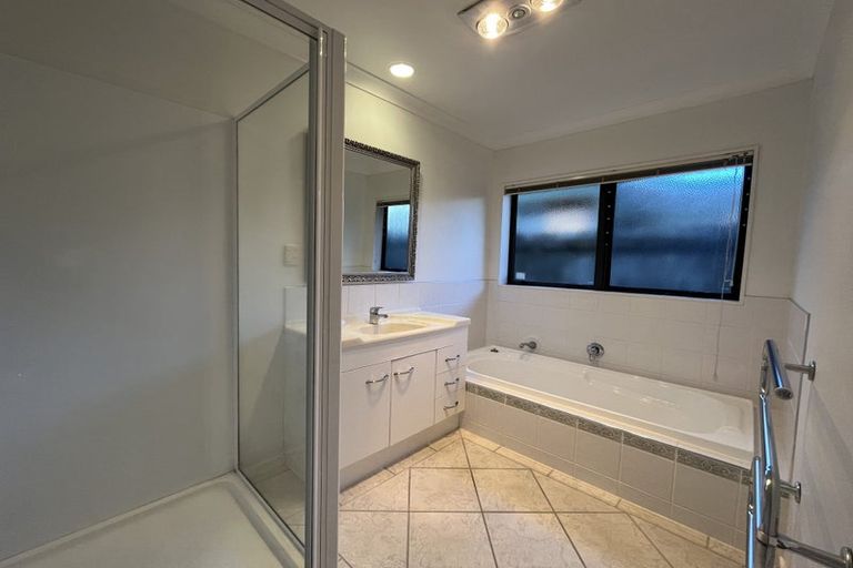 Photo of property in 14 Brittas Place, East Tamaki, Auckland, 2016