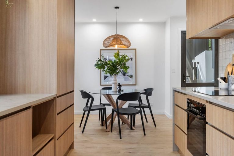 Photo of property in 26 Dawnhaven Drive, Te Atatu Peninsula, Auckland, 0610