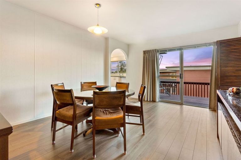 Photo of property in 176 Royal Road, Massey, Auckland, 0614