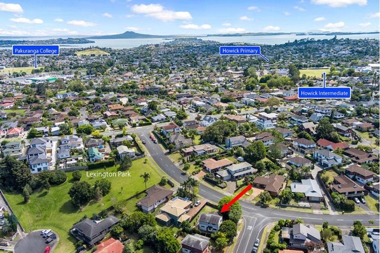 Photo of property in 1/42 Lexington Drive, Botany Downs, Auckland, 2010