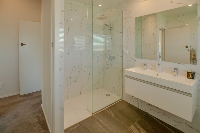 Photo of property in 98 The Esplanade, Westshore, Napier, 4110