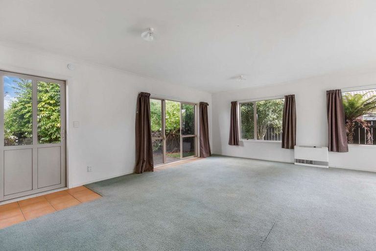 Photo of property in 19 Catalina Drive, Melville, Hamilton, 3206