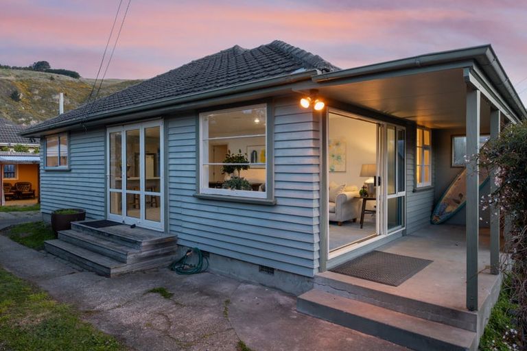 Photo of property in 11 Van Asch Street, Sumner, Christchurch, 8081
