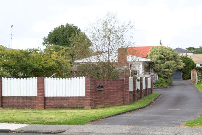 Photo of property in 2/76 Moore Street, Howick, Auckland, 2014