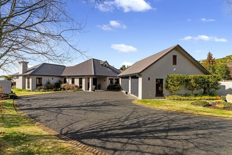 Photo of property in 18 Gemini Place, Kawaha Point, Rotorua, 3010
