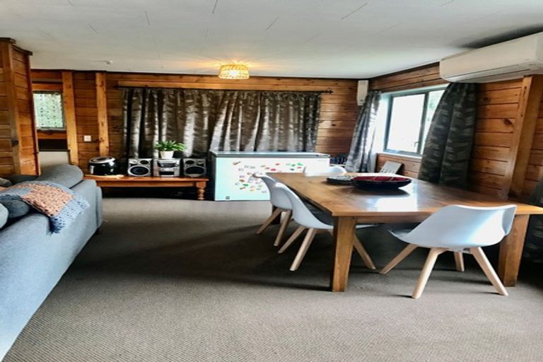 Photo of property in 57 Pine Avenue, Henderson, Auckland, 0612