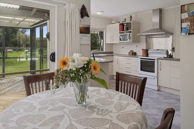 Photo of property in 66 Saleyards Road, Kauri, Kamo, 0185