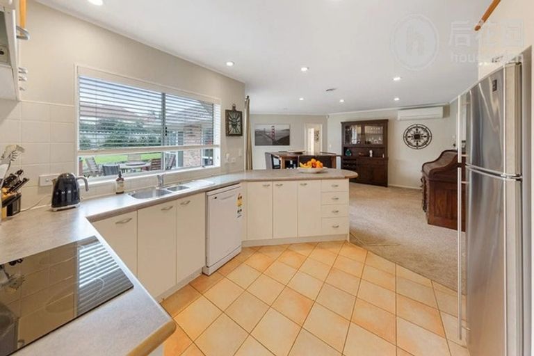 Photo of property in 5 Aspatria Place, Northpark, Auckland, 2013
