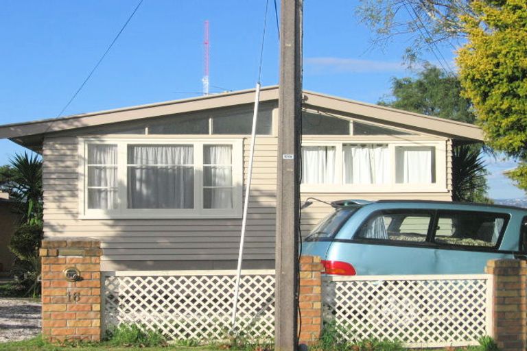 Photo of property in 16 Chorley Avenue, Massey, Auckland, 0614