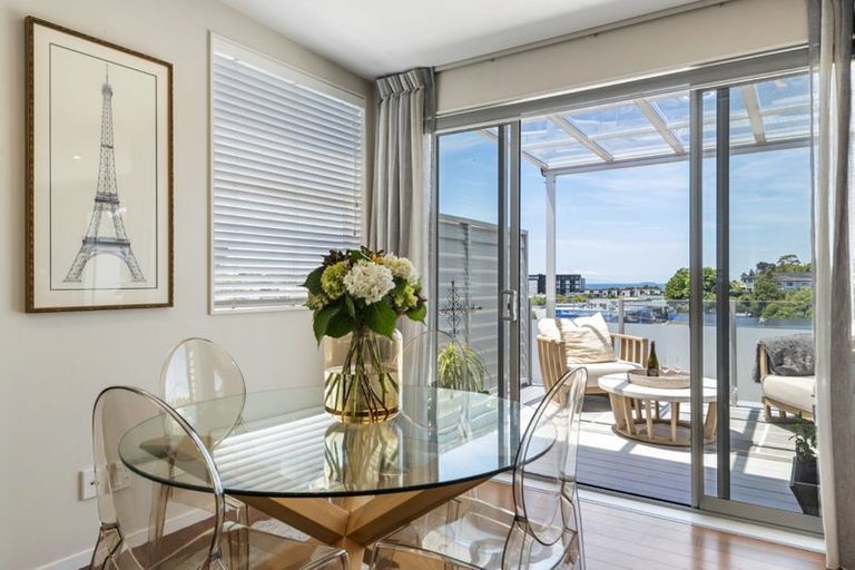 Photo of property in Wilk Heights, 2/8 Wilk Lane, Browns Bay, Auckland, 0630