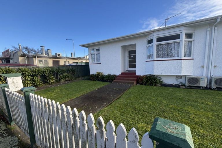 Photo of property in 1-3 Terrace Street, Roslyn, Palmerston North, 4414