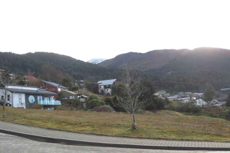 Photo of property in 8 Chandler Lane, Fernhill, Queenstown, 9300