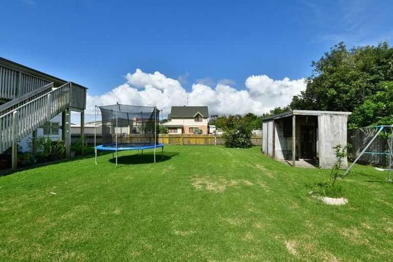 Photo of property in 242 Centreway Road, Orewa, 0931