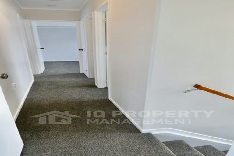 Photo of property in 2/77 Prince Regent Drive, Half Moon Bay, Auckland, 2012