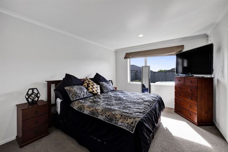 Photo of property in 11 Rawiri Drive, Bell Block, New Plymouth, 4312