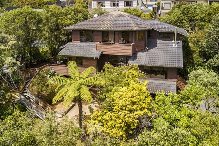 Photo of property in 14a Spicer Place, Tawa, Wellington, 5028