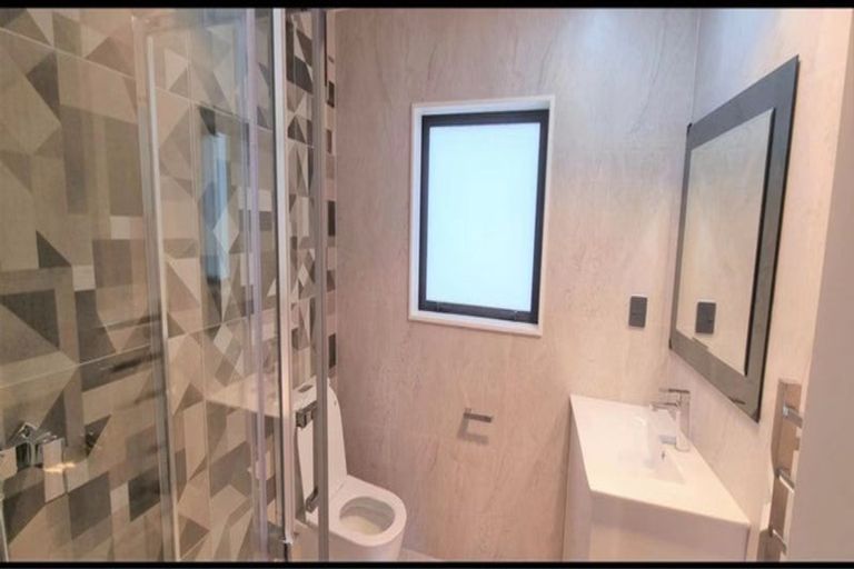 Photo of property in 425a Great South Road, Opaheke, Papakura, 2113