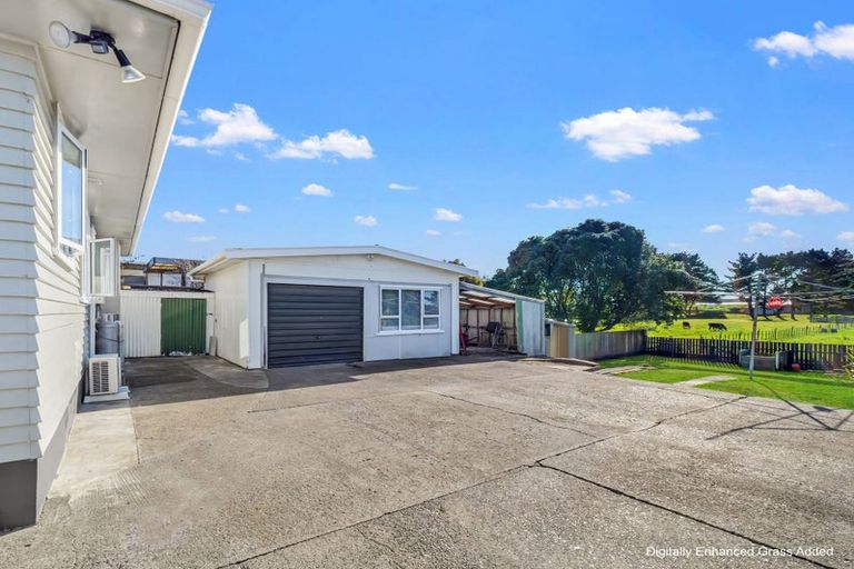 Photo of property in 24 Lee Street, Castlecliff, Whanganui, 4501