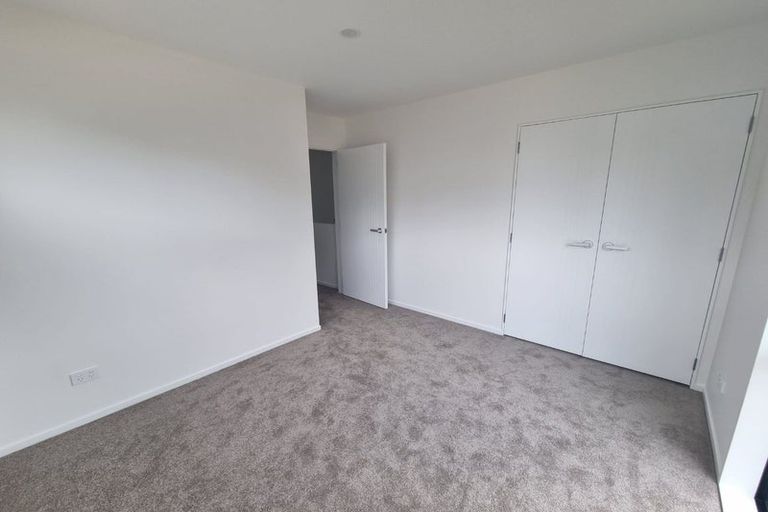 Photo of property in 6/233 Great North Road, Henderson, Auckland, 0612