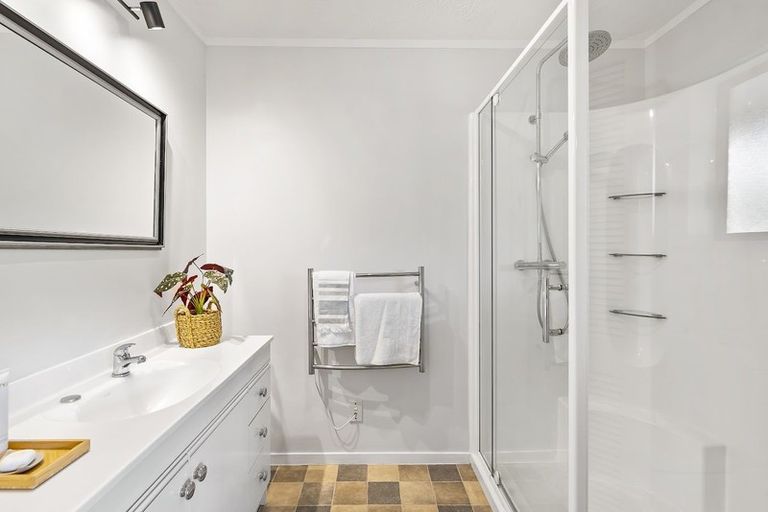 Photo of property in 6 Conifer Court, Raumati Beach, Paraparaumu, 5032