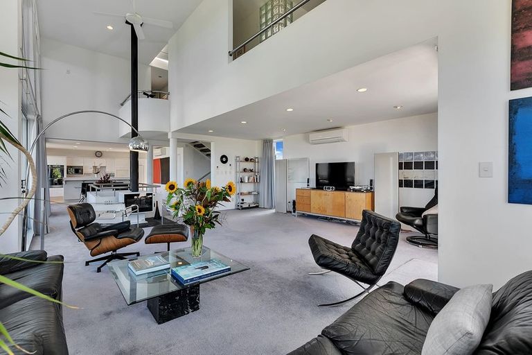 Photo of property in 1/36 King Richard Place, Browns Bay, Auckland, 0630