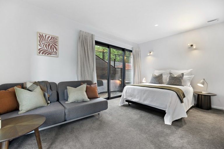 Photo of property in 18 Falcon Heights, Mount Creighton, Queenstown, 9371