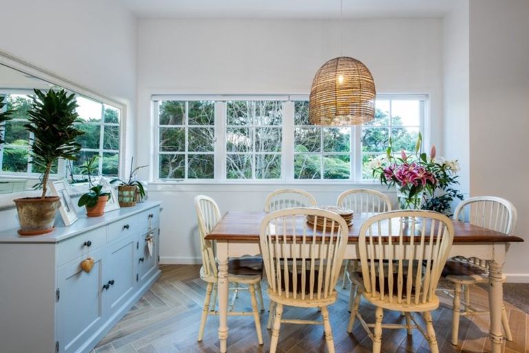 Photo of property in 33 Outlook Road, Greenhithe, Auckland, 0632