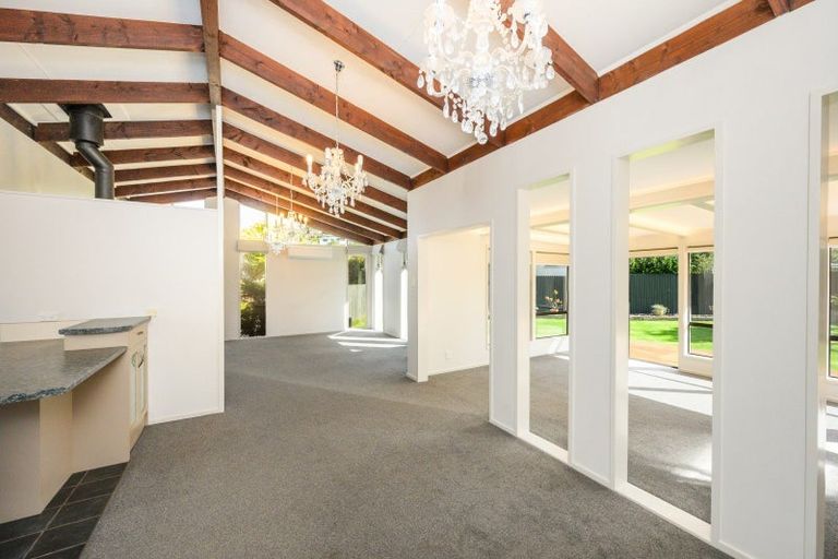 Photo of property in 8 Dalzien Place, Feilding, 4702