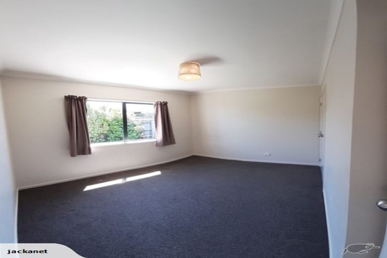 Photo of property in 28a Kamara Road, Glen Eden, Auckland, 0602