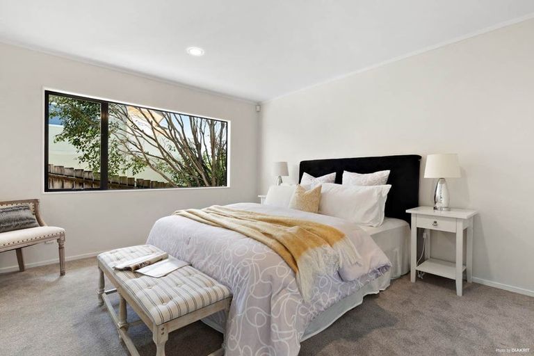 Photo of property in 7 Spencer Road, Oteha, Auckland, 0632
